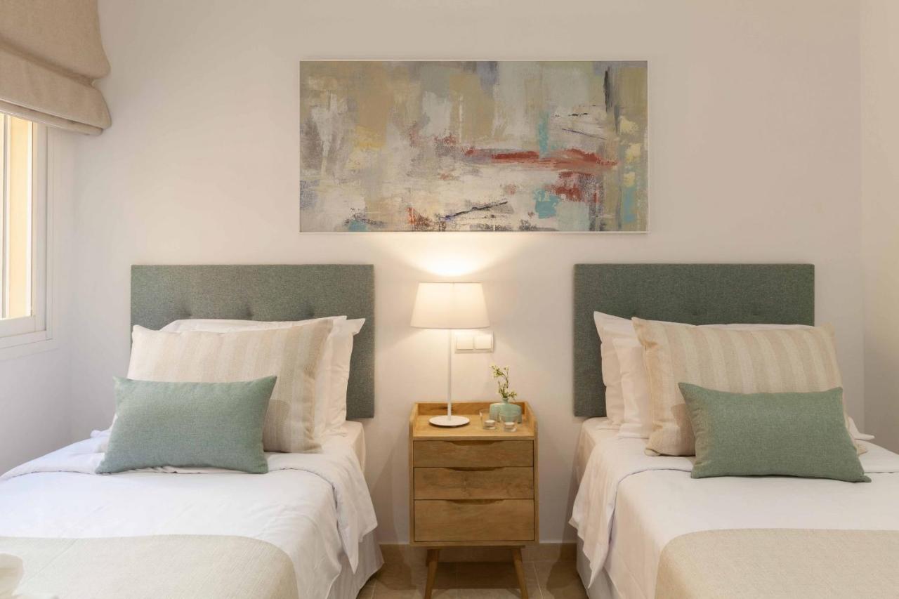 Mijas Costa Dolphin Views By Alfresco Stays El Faro Bagian luar foto